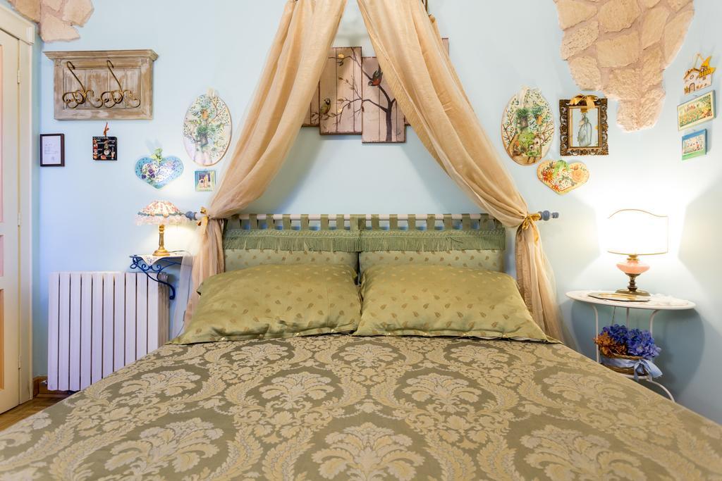 Bed And Breakfast A Casa Delle Fate Асизи Екстериор снимка