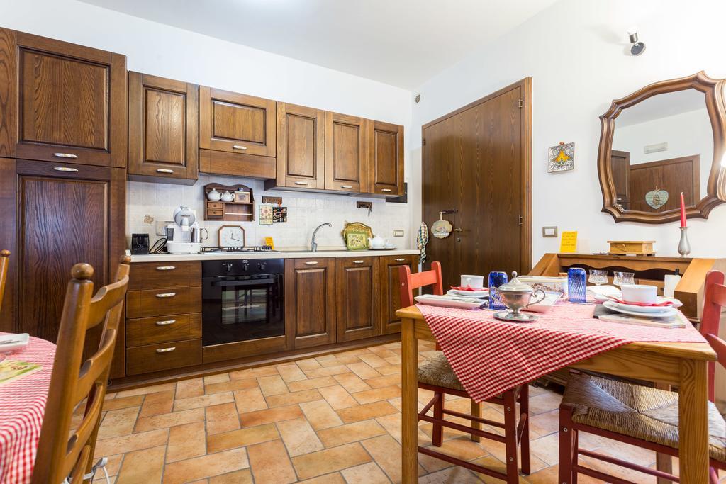 Bed And Breakfast A Casa Delle Fate Асизи Стая снимка