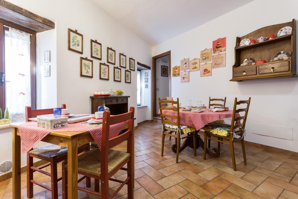 Bed And Breakfast A Casa Delle Fate Асизи Стая снимка